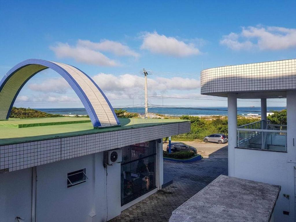  Apartamento amplo em Ingleses frente para o mar!!!