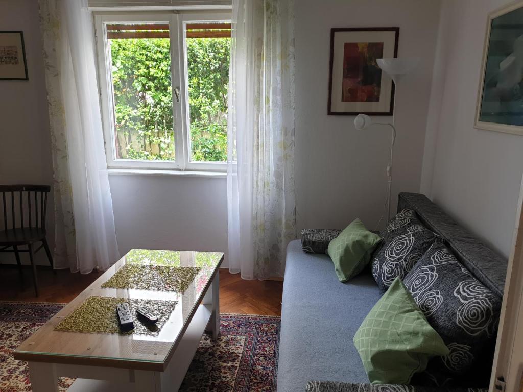 Posedenie v ubytovaní Apartment in Jadranovo 41613