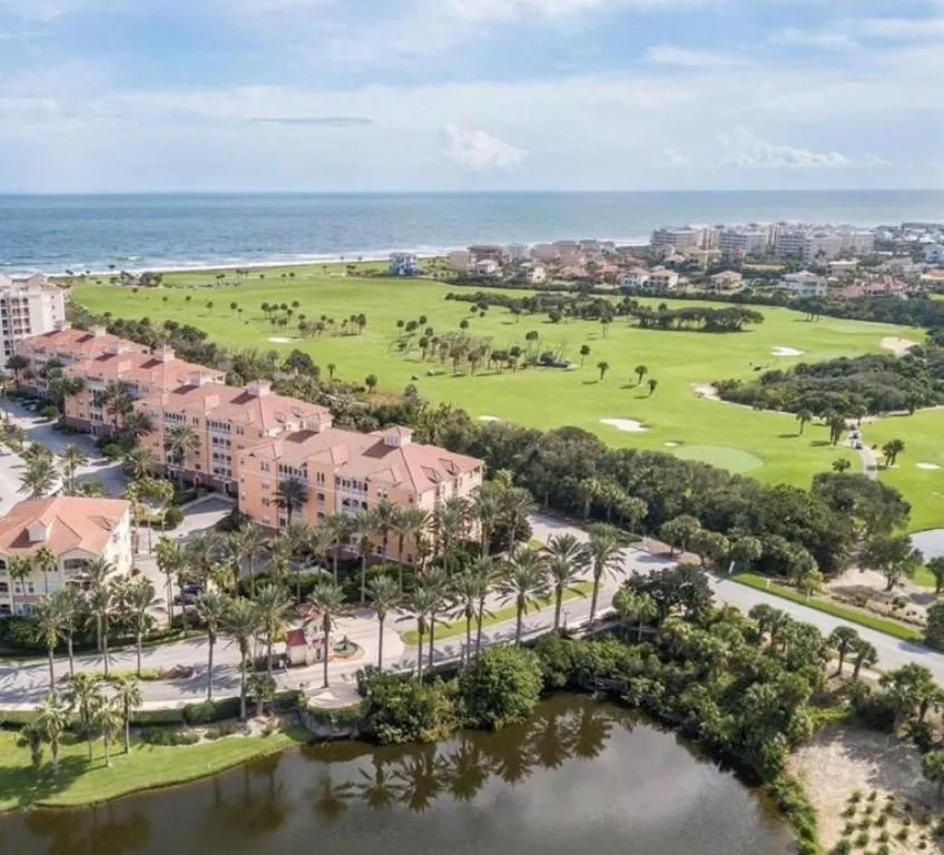 Palm Coast, FL 2BD 2BR Beach Villa! Walk to the Ocean! in Palm Coast