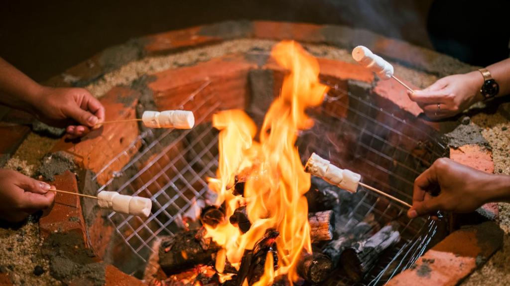 Attrezzature per barbecue disponibili per gli ospiti di questo campeggio di lusso