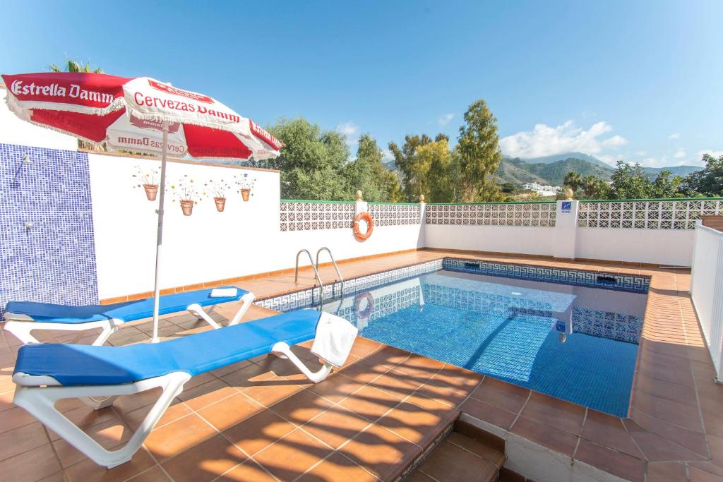 The swimming pool at or close to Villa Vallao Nerja