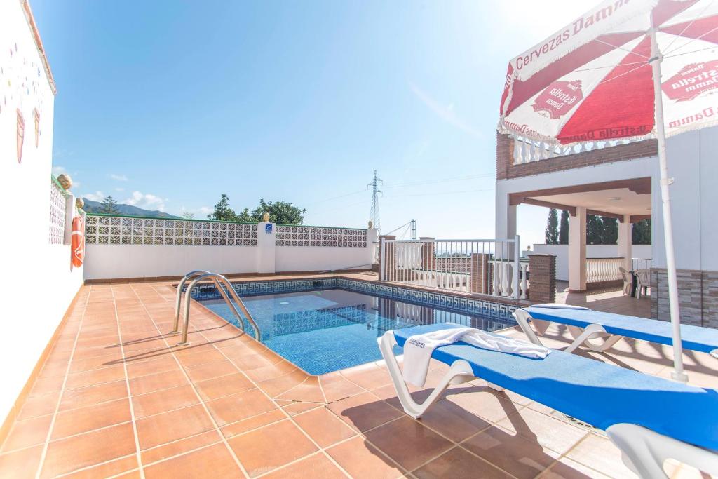 The swimming pool at or close to Villa Vallao Nerja