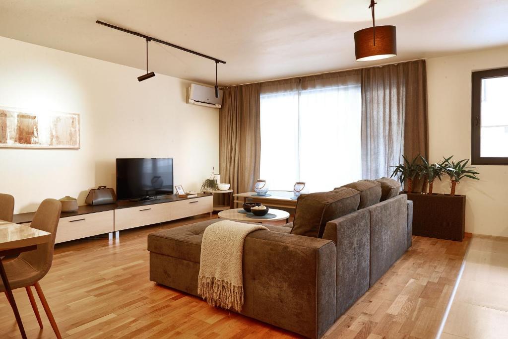 Baratero Club Apartments Underground Parking and eCars station - Apartment With Garden View
