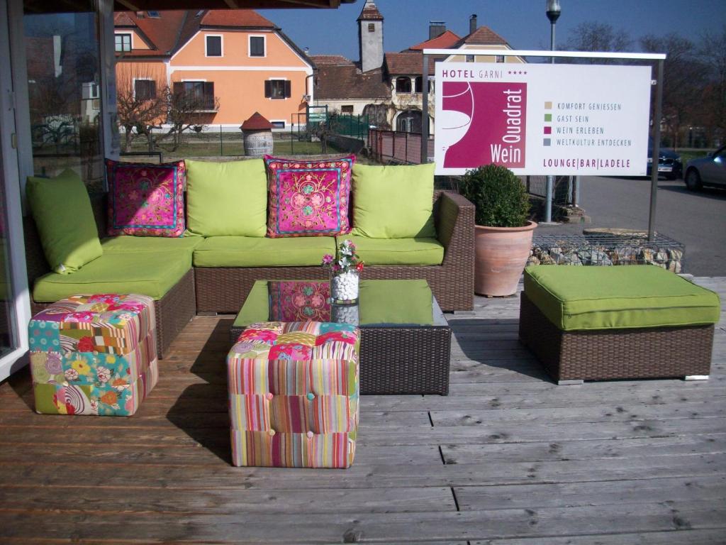Posezení v ubytování Hotel Garni Weinquadrat