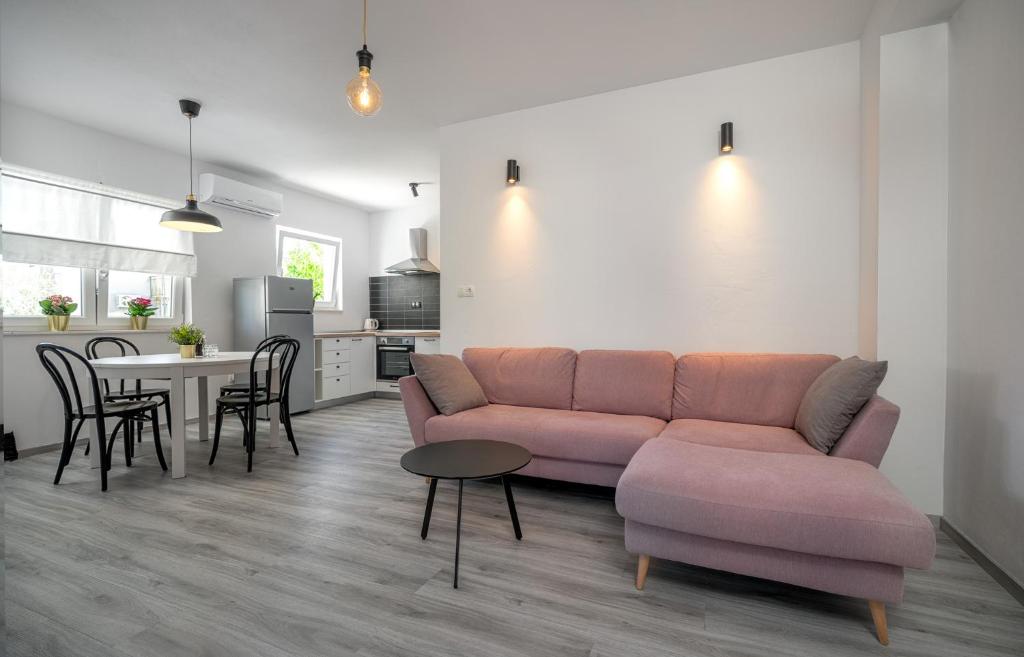 Good Vibration Apartments