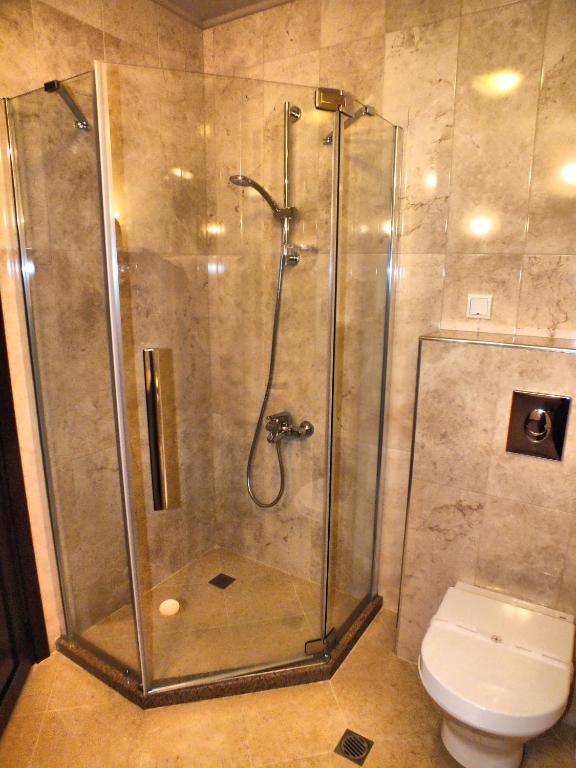 A bathroom at Hotel Dragalevtsi