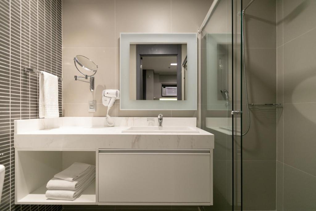 Studio Premium Batel - HSB011