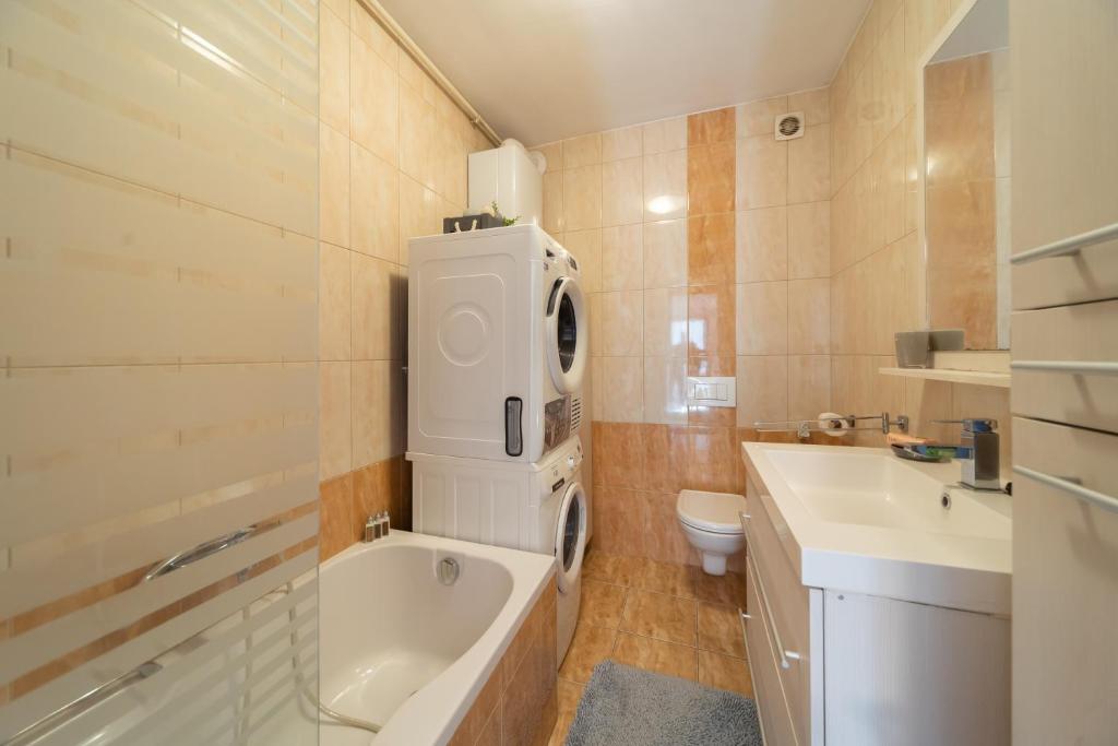 Kúpeľňa v ubytovaní SUPER PetrovA Apartment