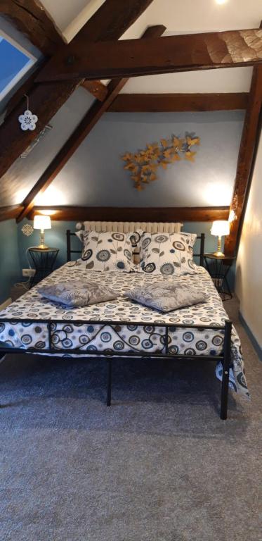 Fotografie z fotogalerie ubytování LE CHALET SUISS - Chambre Santorin v destinaci Le Vicel