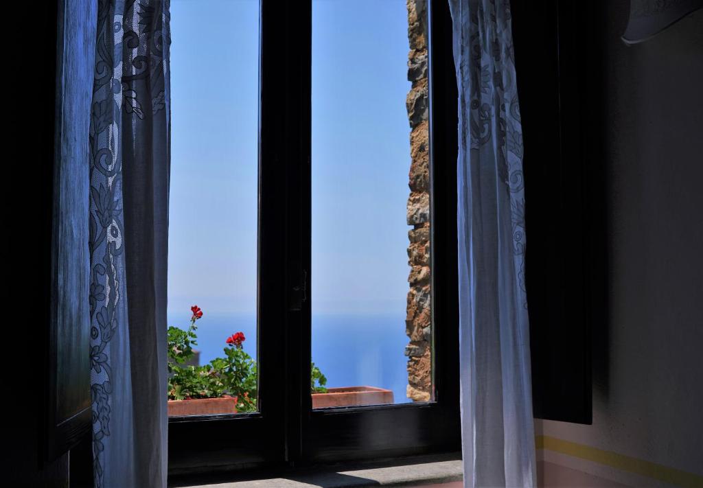Nespecifikovaný výhled na moře nebo výhled na moře při pohledu z hotelu