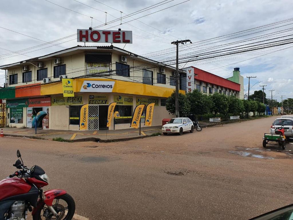  Yves Hotel