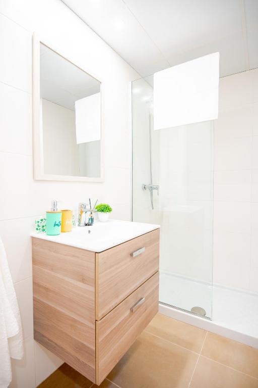 Kúpeľňa v ubytovaní Expoholidays-Apartamentos Almería Centro PARKING gratis