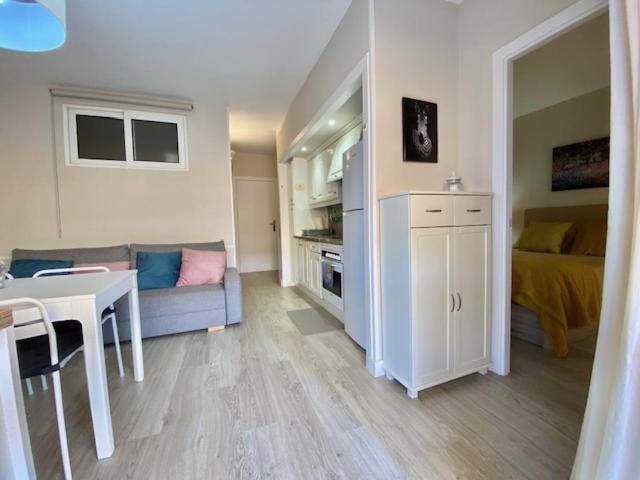 Booking.com: Neptuno Daro Apartments , Castell-Platja dAro ...