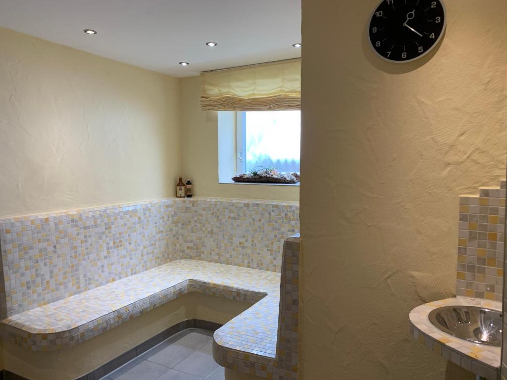 Posezení v ubytování Hotel am Wald