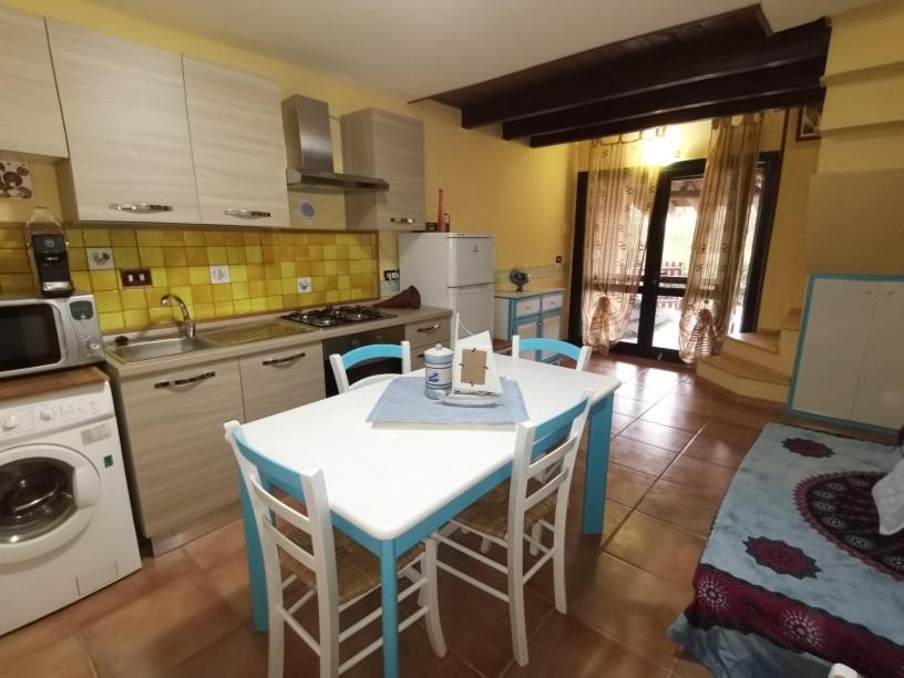 Kuchnia lub aneks kuchenny w obiekcie Villetta Sara