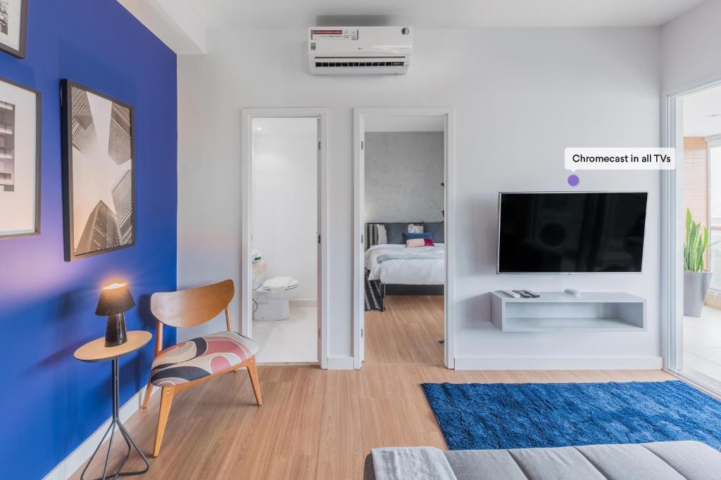  Apartamento completo com sacada - Vila Olímpia