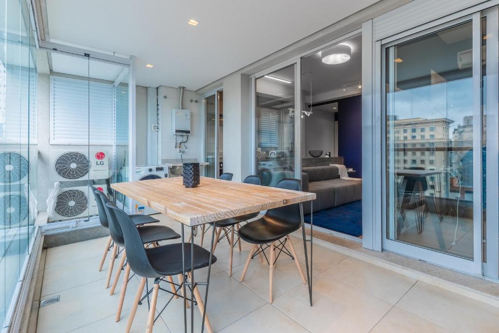  Apartamento completo com sacada - Vila Olímpia