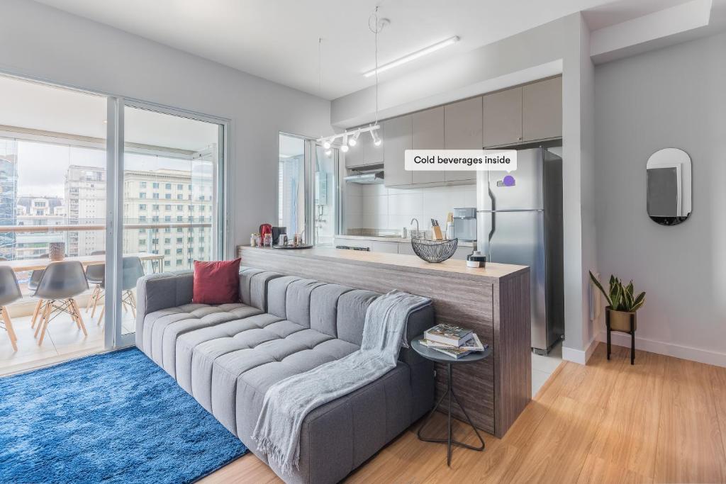 Apartamento completo com sacada - Vila Olímpia