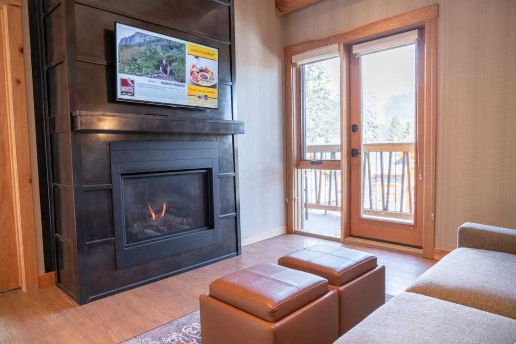 Moose Hotel and Suites photo