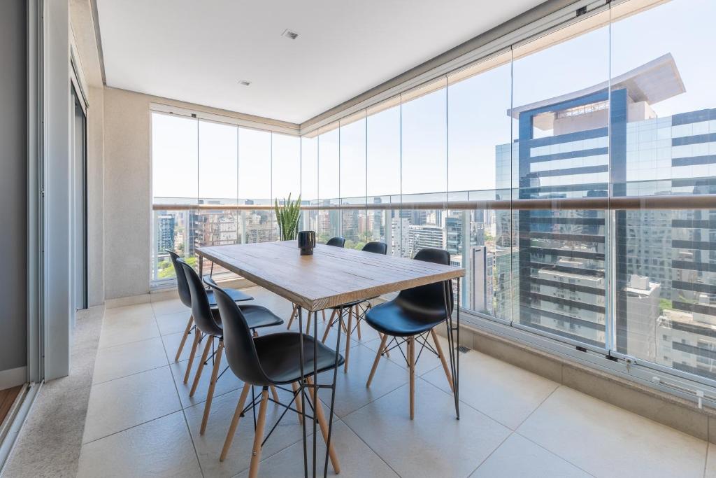  Apartamento com vaga e vista panorâmica - Vila Olímpia