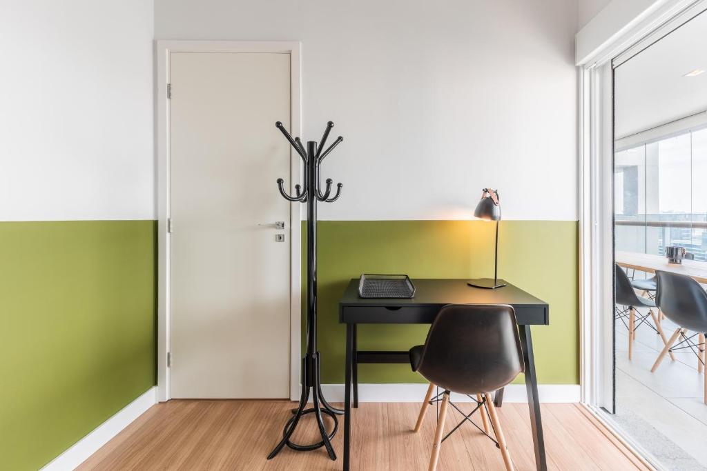  Apartamento completo com varanda - Vila Olímpia