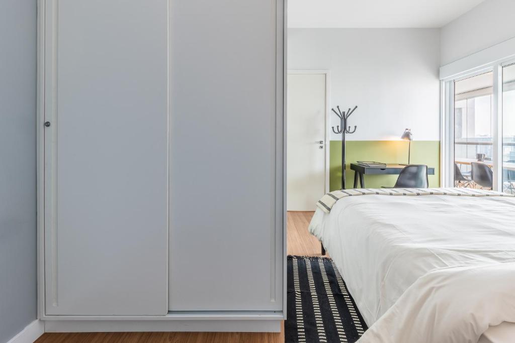  Apartamento completo com varanda - Vila Olímpia