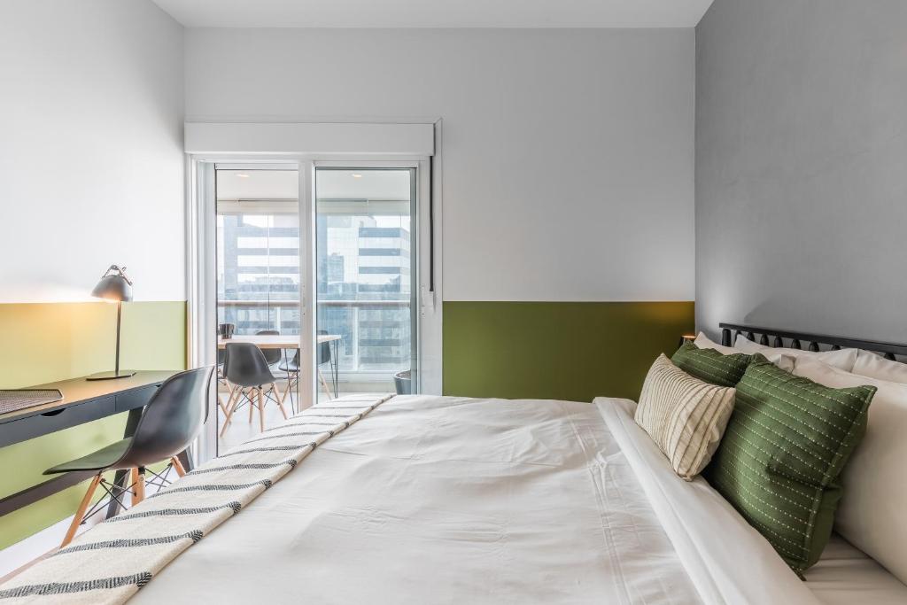  Apartamento completo com varanda - Vila Olímpia