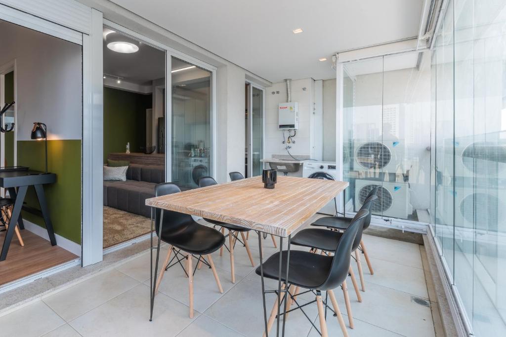  Apartamento completo com varanda - Vila Olímpia