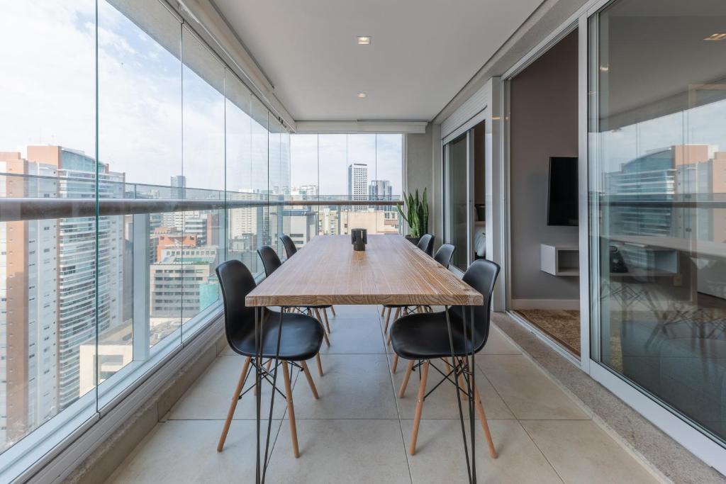 Apartamento completo com varanda - Vila Olímpia