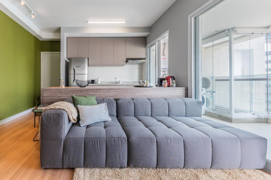  Apartamento completo com varanda - Vila Olímpia