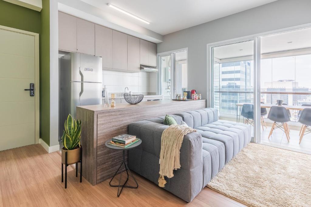  Apartamento completo com varanda - Vila Olímpia