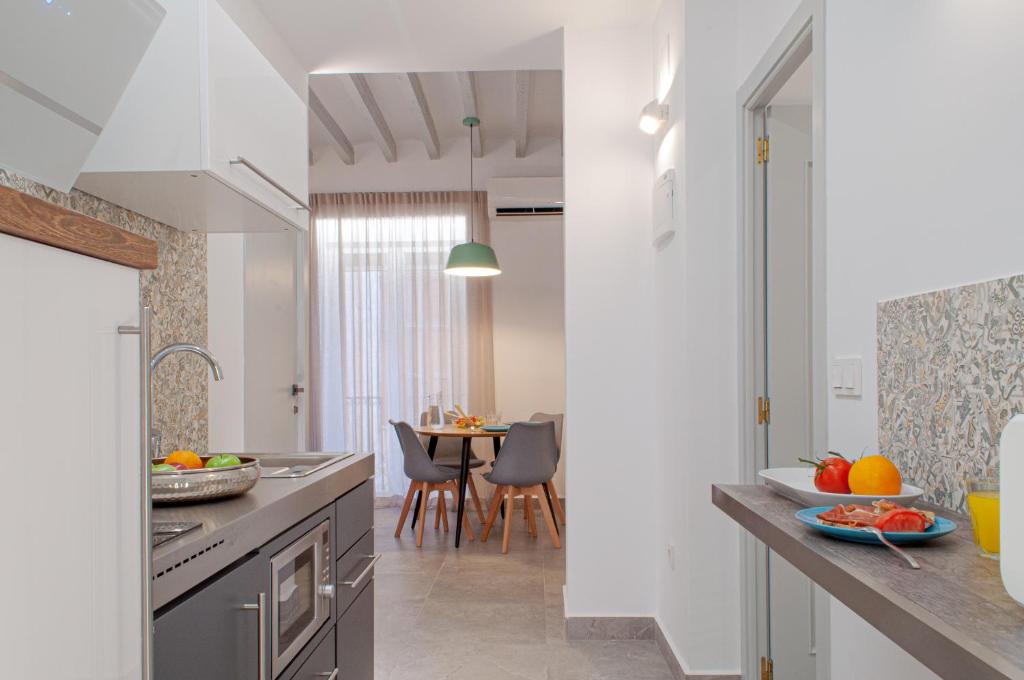 ABAL Apartments - Barrio - Two-Bedroom Apartment With Balcony