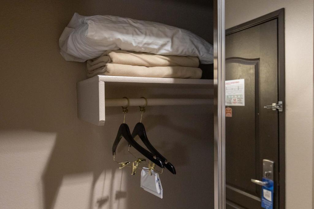 The Azure Hotel - Two Queen Beds Studio Suite - Non-Smoking