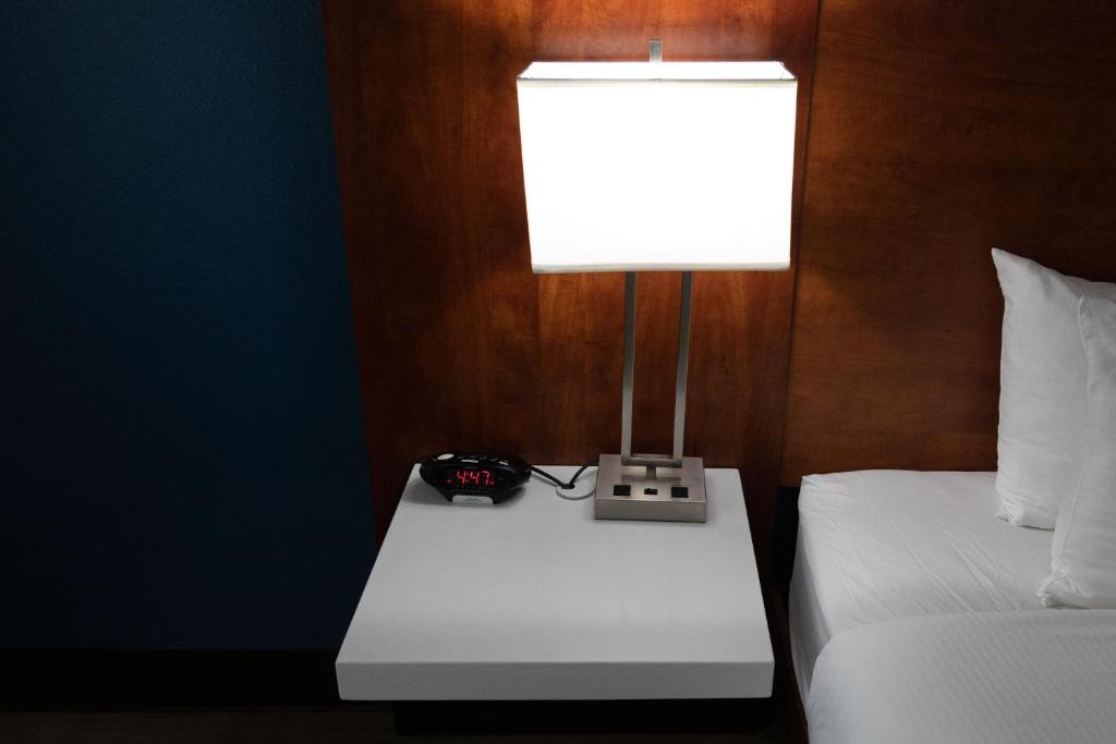 The Azure Hotel - One King Bed - Non-Smoking