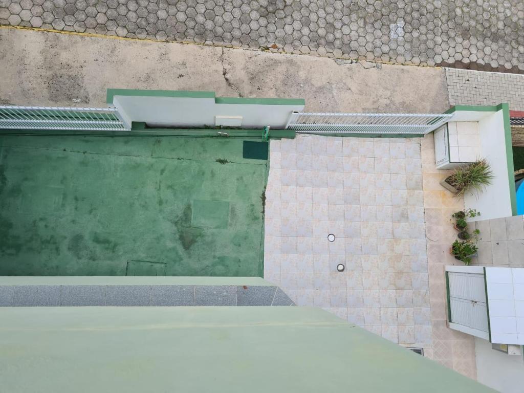  BOMBINHAS APTO DE 01 DORMITÓRIO A 60m PRAIA AR WIFI COM VISTA