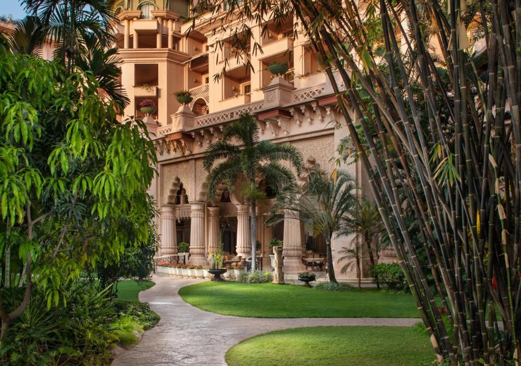Zahrada ubytování The Leela Palace Bengaluru