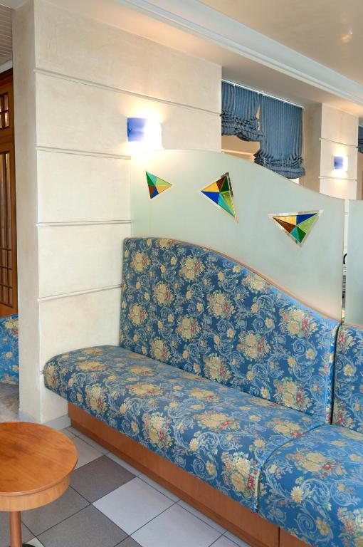 A seating area at Hotel Ave