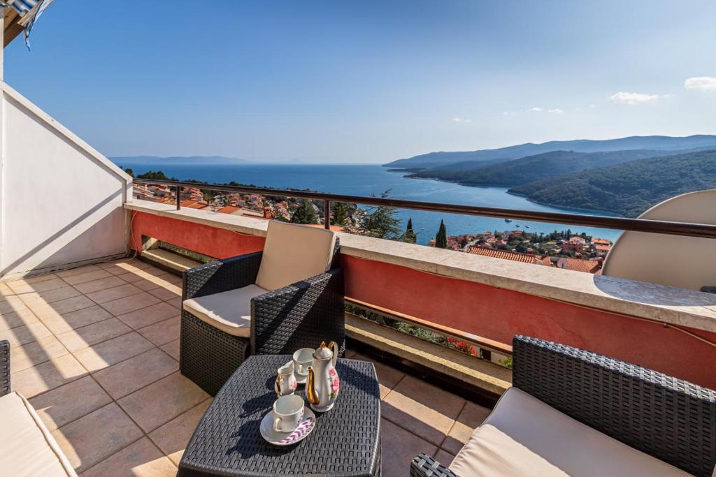Fotografia z galérie ubytovania Apartment Milica with sea view v destinácii Rabac
