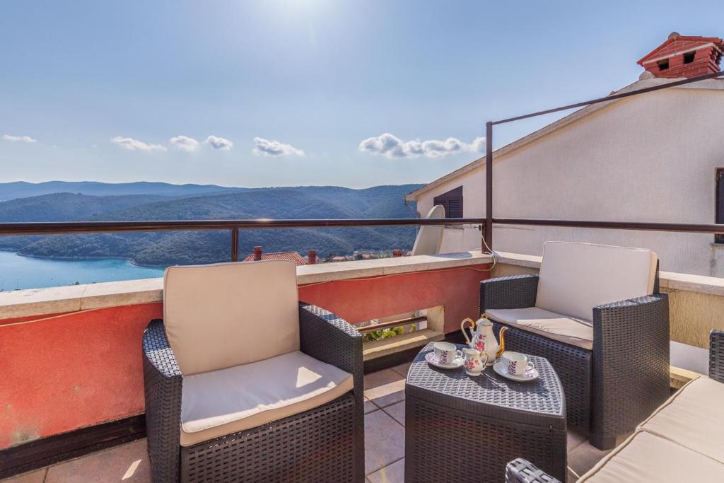 Fotografia z galérie ubytovania Apartment Milica with sea view v destinácii Rabac
