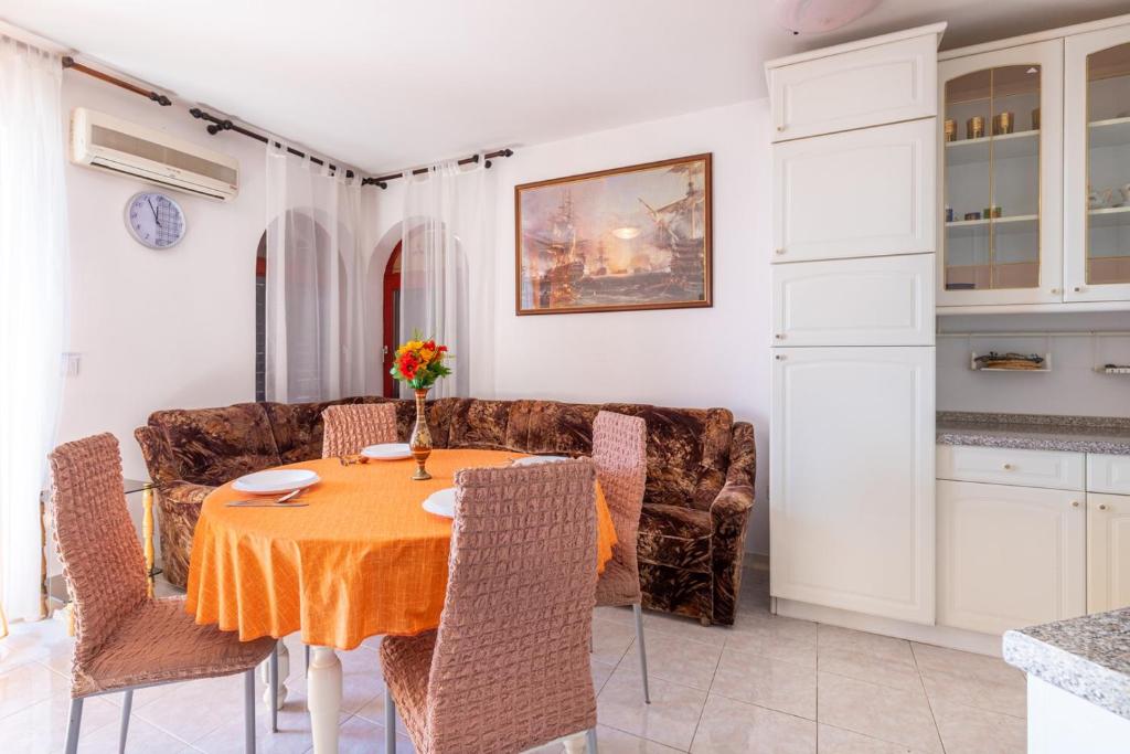 Fotografia z galérie ubytovania Apartment Milica with sea view v destinácii Rabac
