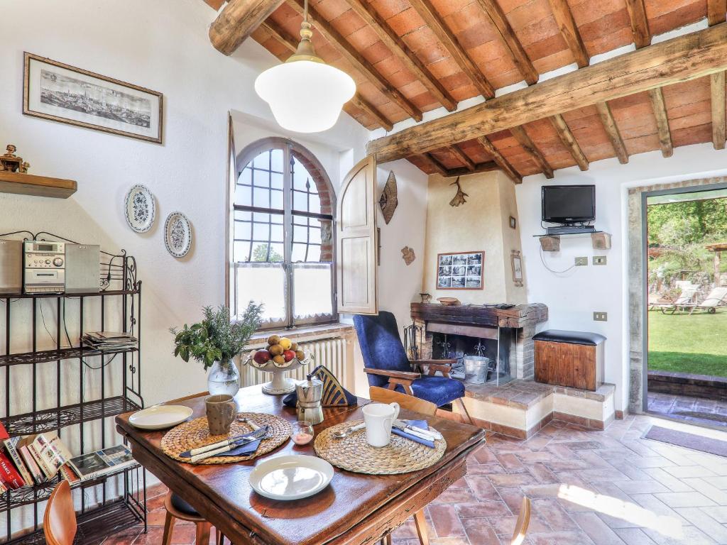 Posedenie v ubytovaní Holiday Home Casale Il Poggino by Interhome