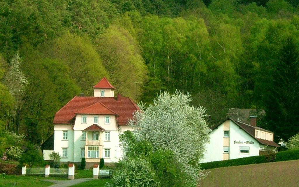 Edificio en el que se encuentra el hostal o pensión