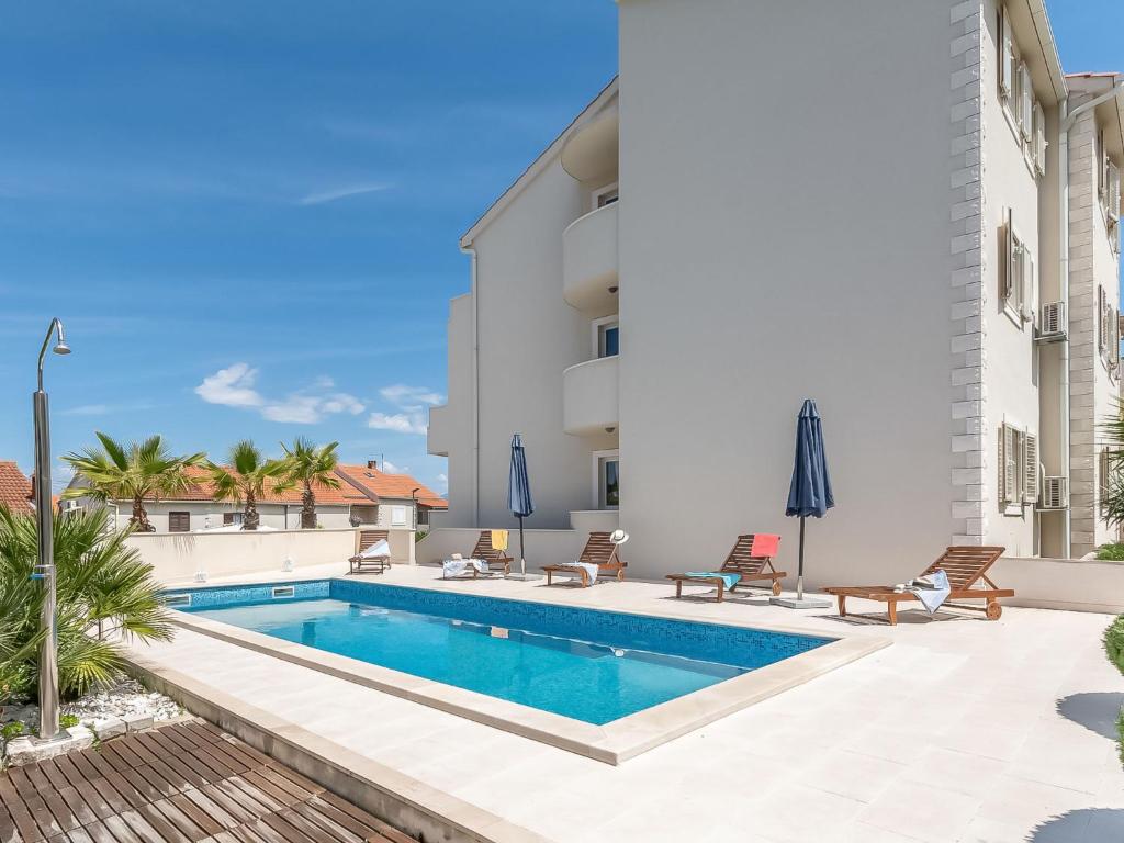 Bazén v ubytování Apartment Villa 2 Pools-4 by Interhome nebo v jeho okolí