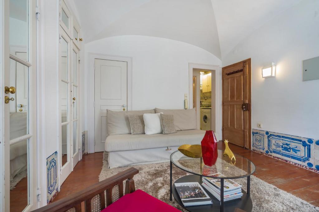 Romantic Apartment + Tejo River View - One-Bedroom Apartment