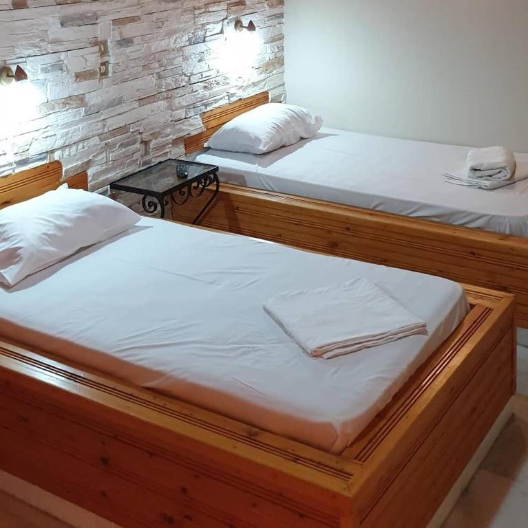 HOTEL EVI