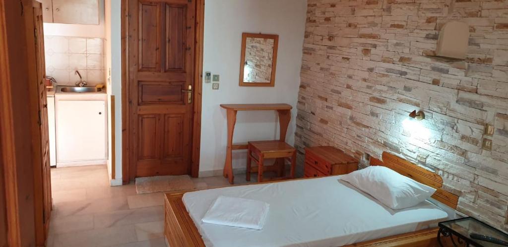 HOTEL EVI
