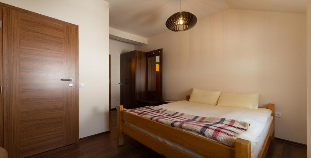 N'Bjeshke te guri i zi - Small Double Room