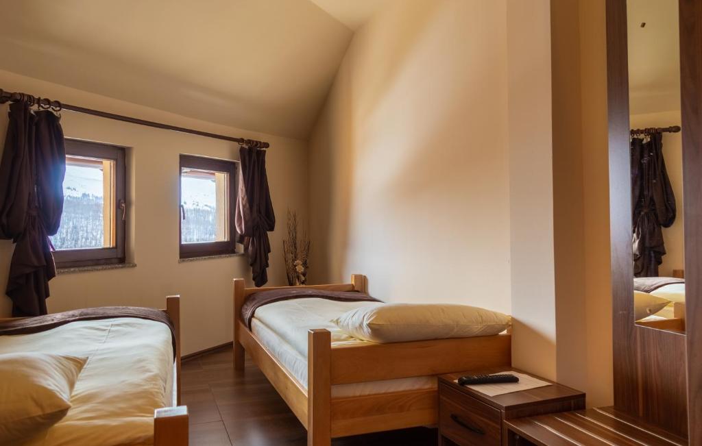 N'Bjeshke te guri i zi - Double Or Twin Room With Bathroom
