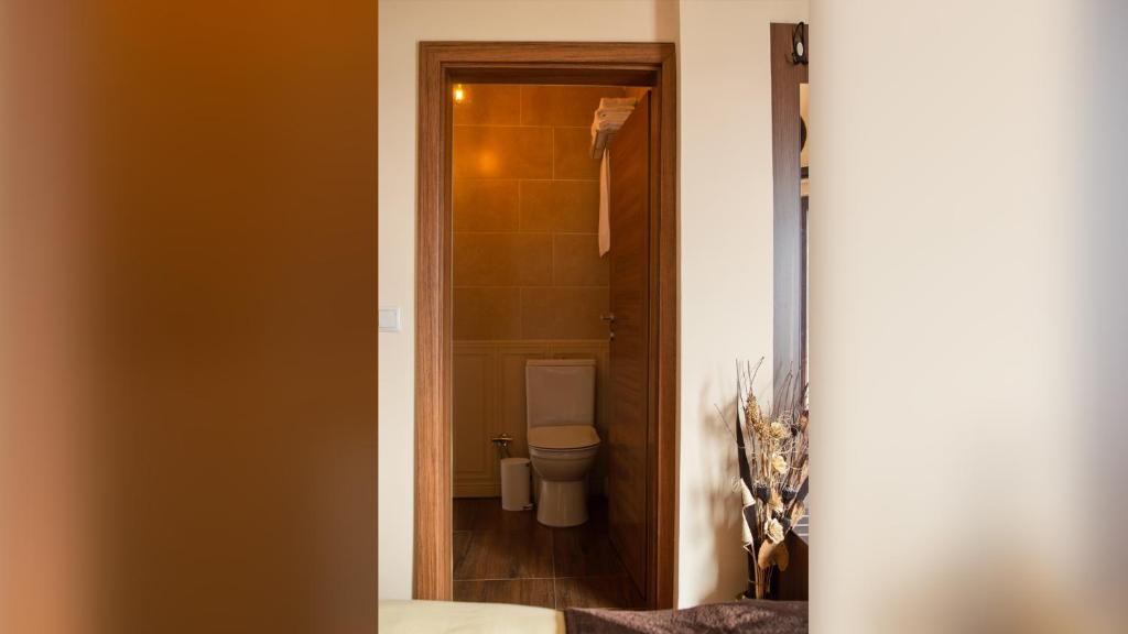 N'Bjeshke te guri i zi - Twin Room