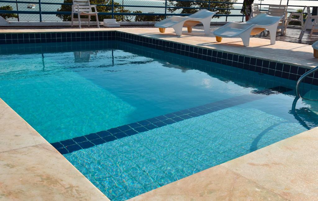  Manos Royal Hotel